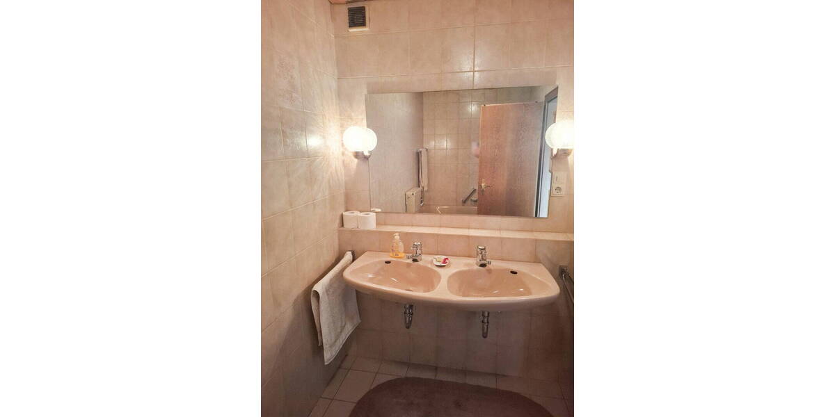 Reihenmittelhaus München Bogenhausen - 5 Zimmer, 140 m&sup2;, 850.000&euro; | Angebot:26306500