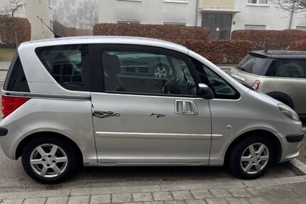 Peugeot 1007 122.000 km 750 &euro; München 81379
