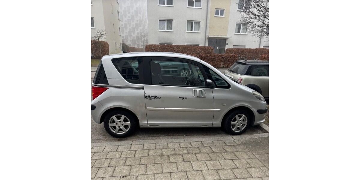 Peugeot 1007 122.000 km 800 &euro; München 81379