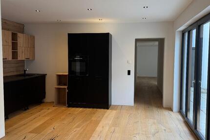 Wohnung Grünwald - 3 Zimmer, 82 m&sup2;, 2.300&euro; | Angebot:25722550