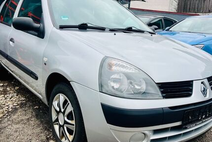 Renault Clio 113.000 km 1.699 € München 81825