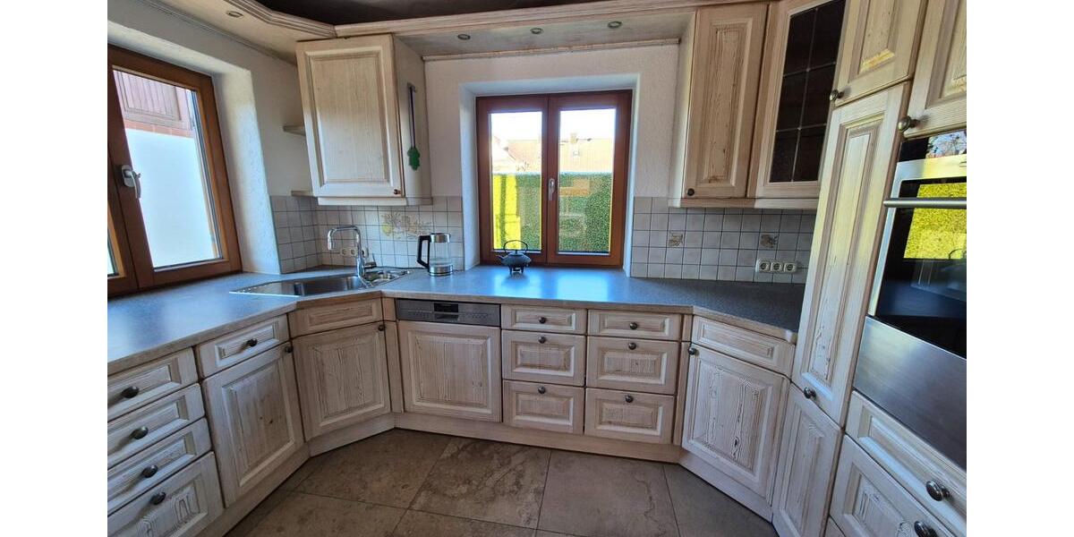 Einfamilienhaus Finsing - 7 Zimmer, 200 m&sup2;, 2.990&euro; | Angebot:25382084