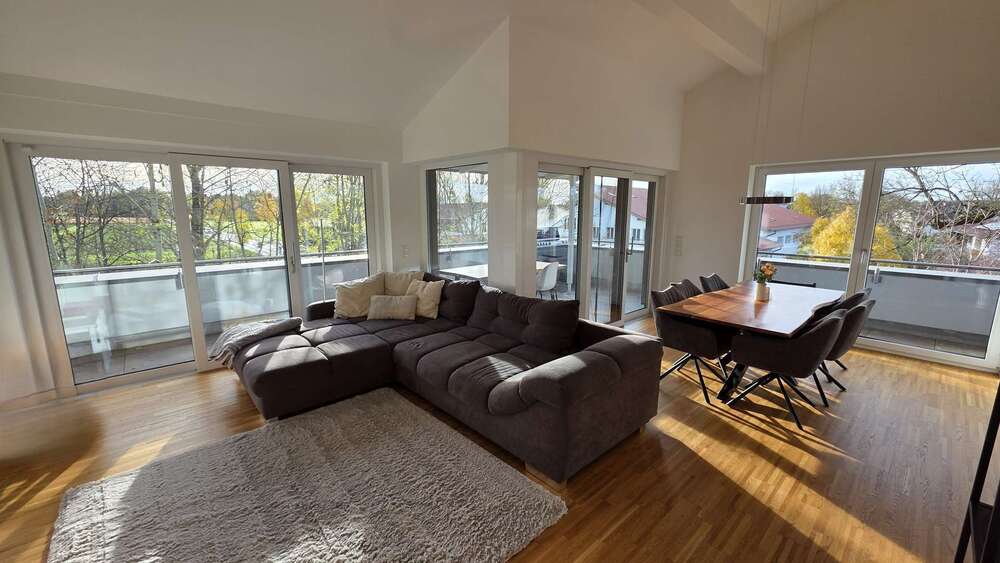 Wohnung zum Mieten in Taufkirchen 2.490 € 135.44 m² 4.5 zimmer