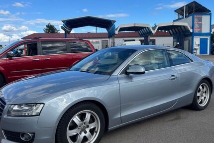 Audi A5 97.000 km 9.900 &euro; München 81927