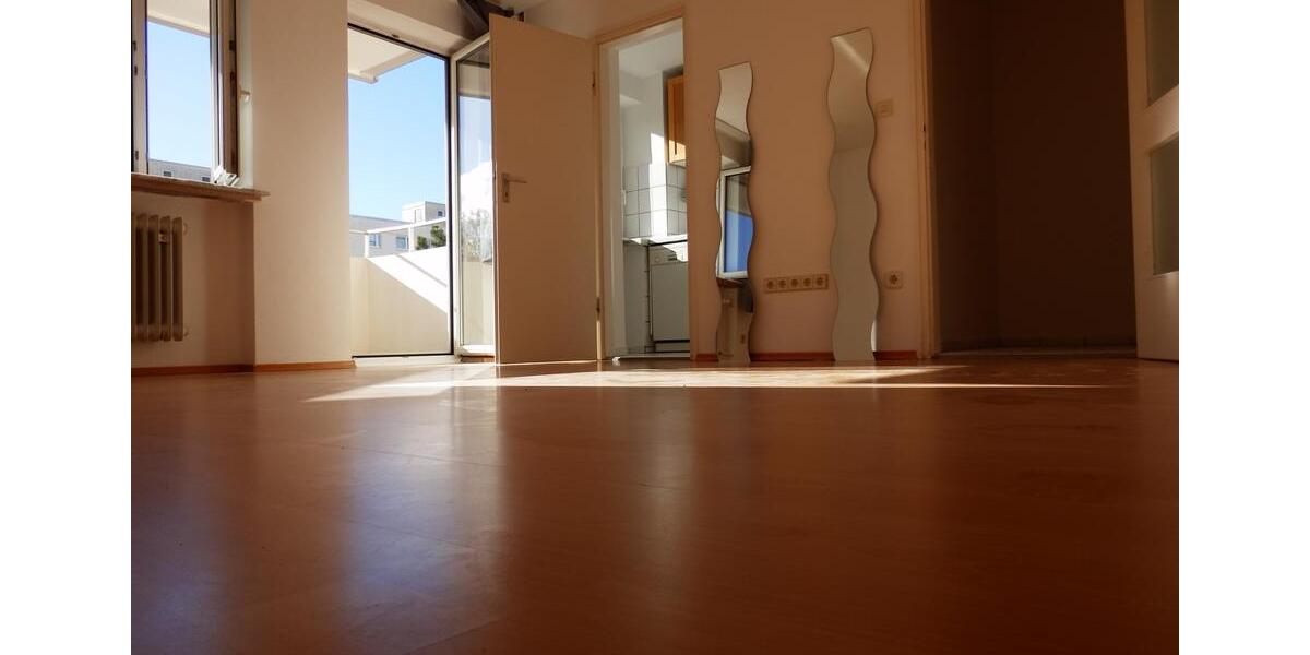 Helle schöne 2 Zim. Wohnung mit großem Balkon in Top Lage zu verk 1 zimmer