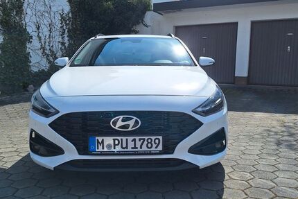 Hyundai i30 2.280 km 22.800 &euro; München 80999