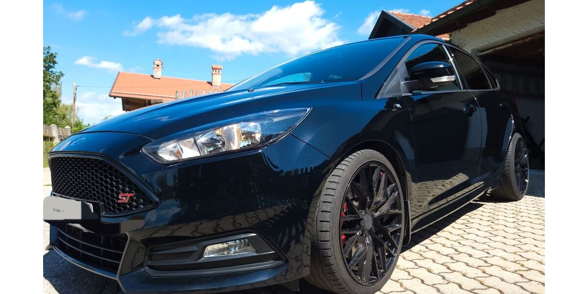 Ford Focus 99.985 km 15.900 &euro; Aying 85653