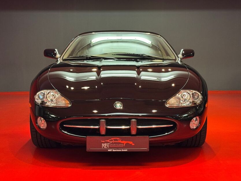 Jaguar XK8 197.238 km 19.900 € München 80538