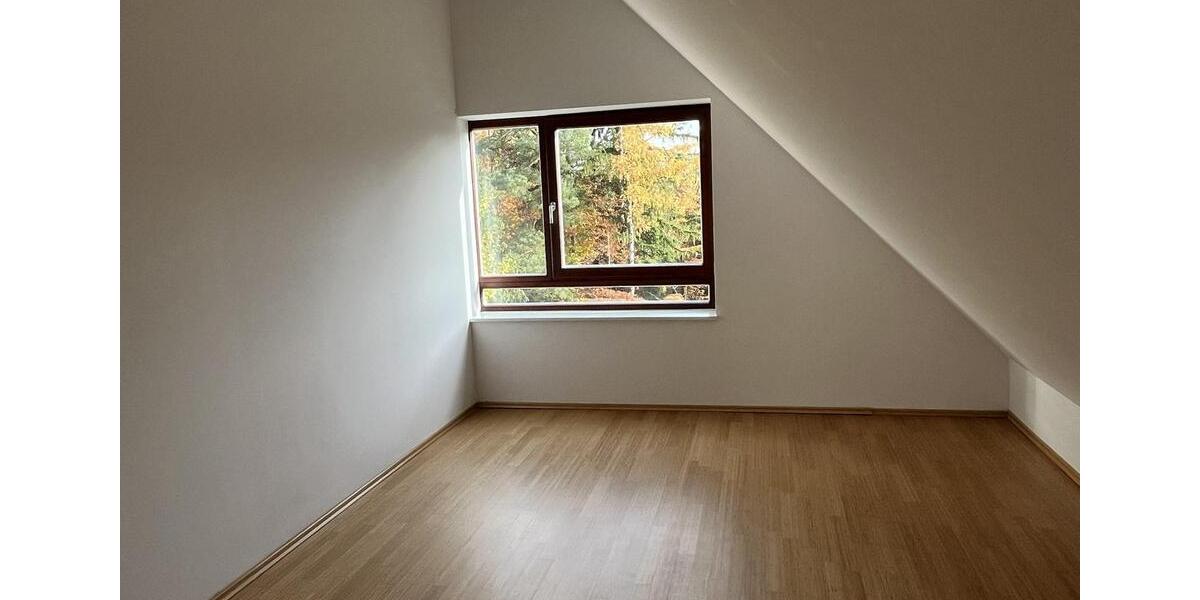 Dachgeschoßwohnung München Trudering-Riem - 3 Zimmer, 72 m&sup2;, 1.630&euro; | Angebot:26684029