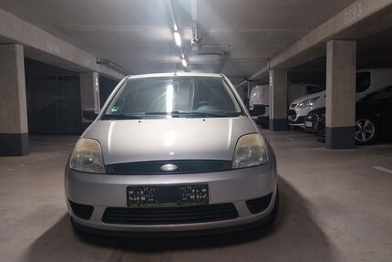 Ford Fiesta 117.000 km 2.350 &euro; München 80634