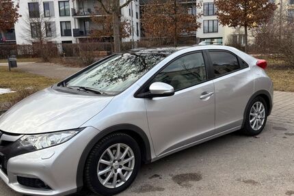 Honda Civic 125.000 km 12.490 &euro; München 80992