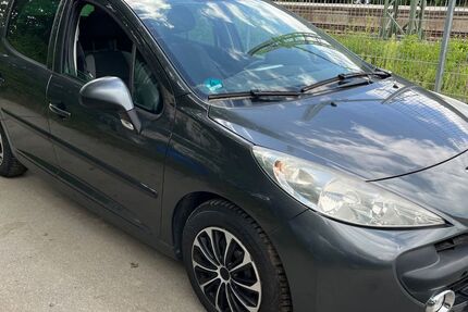 Peugeot 207 134.111 km 1.666 &euro; München 81929