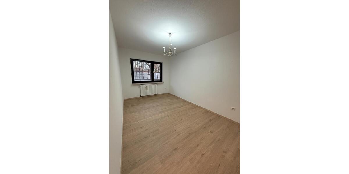 Etagenwohnung Germering - 4 Zimmer, 110 m&sup2;, 2.050&euro; | Angebot:25831515