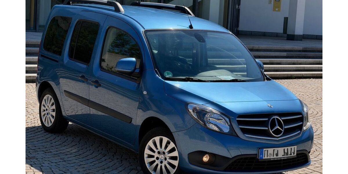 Mercedes-Benz Citan 209.000 km 8.990 &euro; München 81827