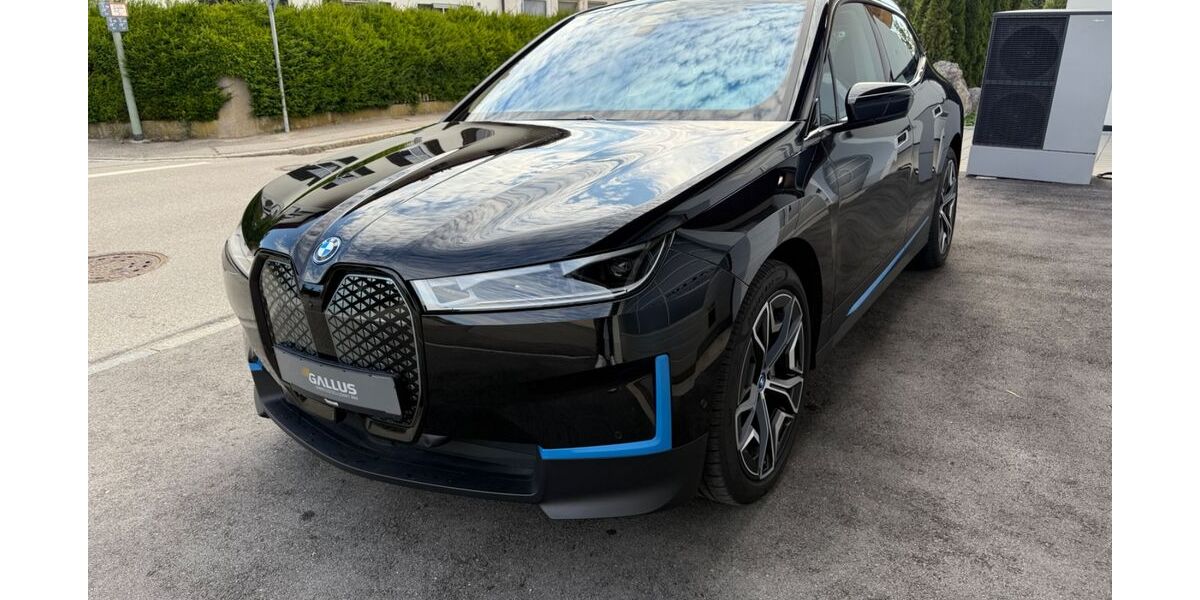 BMW iX 21.400 km 59.900 &euro; München 81827