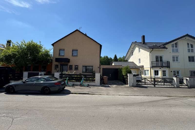 Haus zum Kaufen in München 1.790.000 € 310 m²