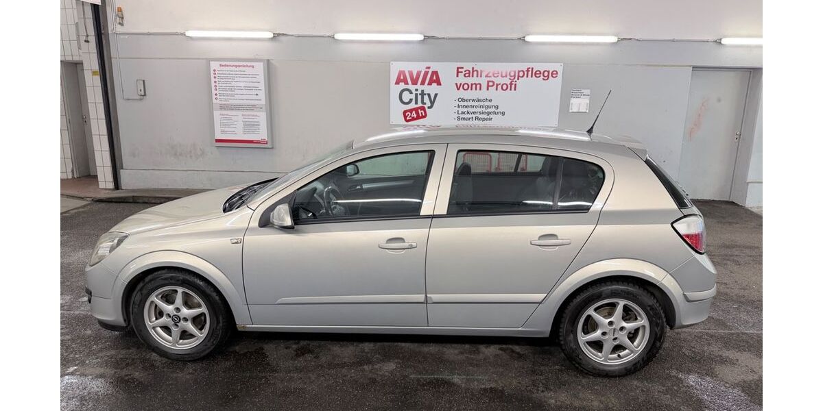 Opel Astra 196.000 km 2.200 &euro; München 81541