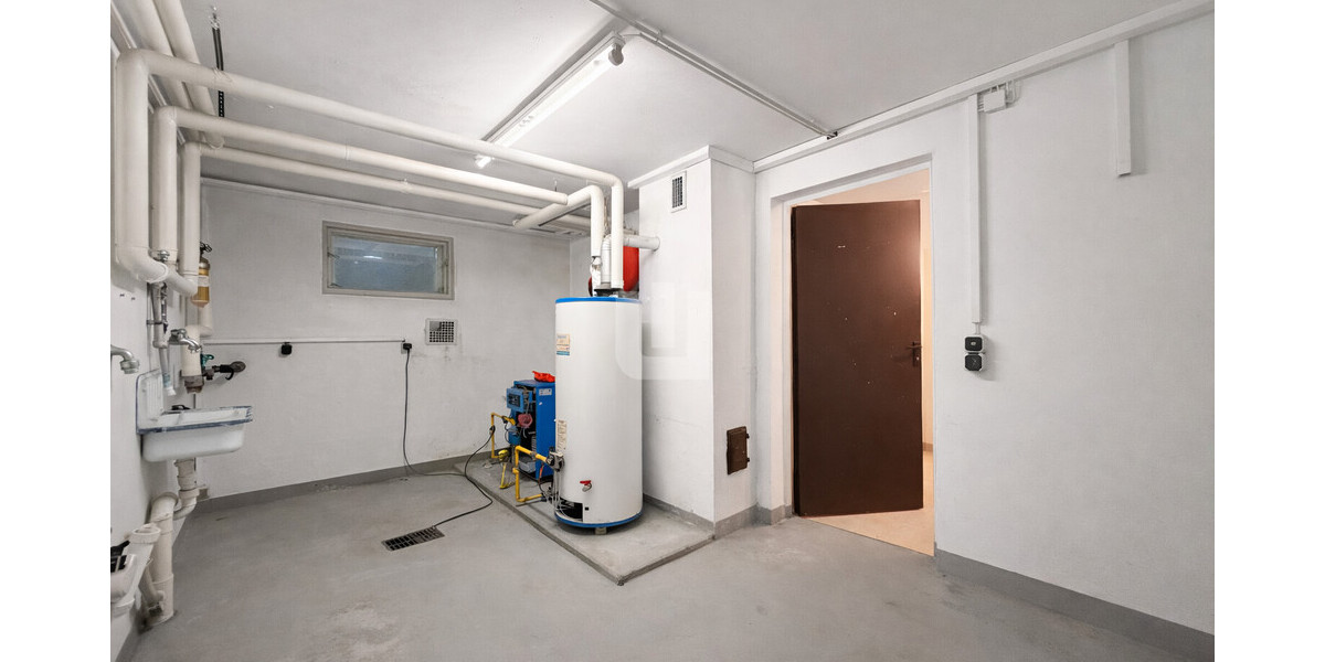 WINDISCH IMMOBILIEN - Renovierungsbedürftiges REH ideal für Familien in verkehrsberuhigter Straße - Reihenendhaus Olching | Angebot:25362370