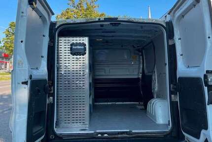 Opel Vivaro 45.920 km 16.890 &euro; München 81825