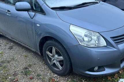 Toyota Verso 240.000 km 5.999 &euro; Kirchheim b. München 85551