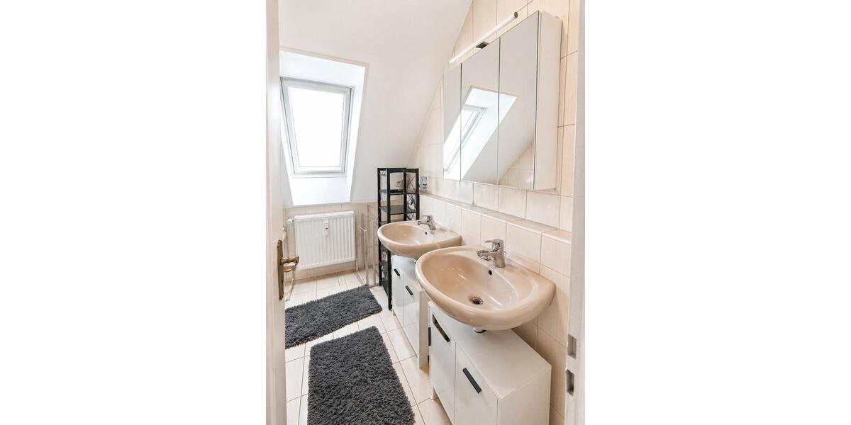 Dachgeschoßwohnung Röhrmoos - 3 Zimmer, 80 m&sup2;, 1.400&euro; | Angebot:26350715