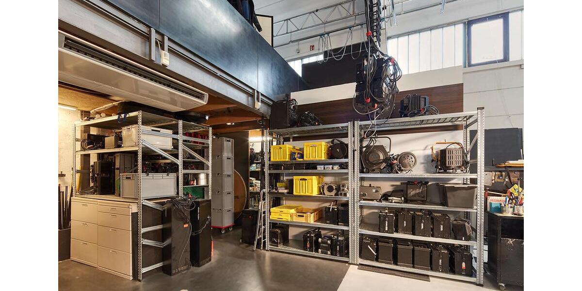 Fotostudio im Münchner Norden – flexible Tagesmiete + Equipment zimmer