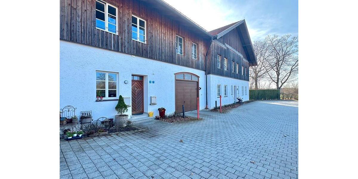 Dachgeschoßwohnung Oberpframmern - 3.5 Zimmer, 225 m&sup2;, 2.900&euro; | Angebot:26165292