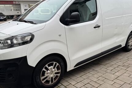 Citroen Jumpy 125.700 km 8.990 € München 80995