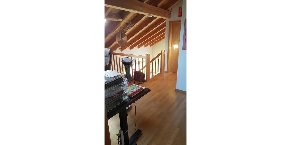 Dachgeschoss-Wohnung 2,5 Zimmer 110 qm 1 zimmer