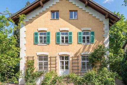 Haus München Nymphenburg - 9 Zimmer, 389 m&sup2;, 9.900&euro; | Angebot:25255917