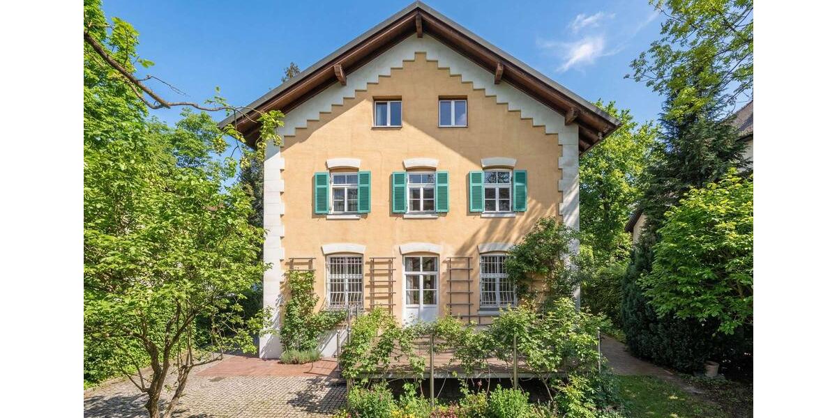 Villa München Nymphenburg - 9 Zimmer, 389 m&sup2;, 9.900&euro; | Angebot:25255917