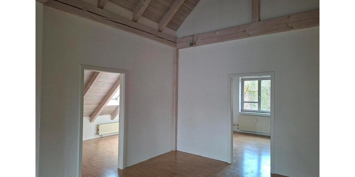 Dachgeschoßwohnung München Sendling-Westpark - 3 Zimmer, 125 m&sup2;, 2.200&euro; | Angebot:26300360