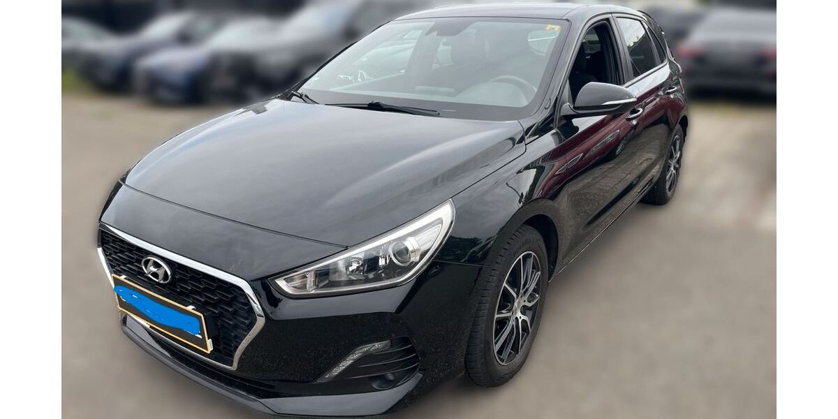 Hyundai i30 94.015 km 9.999 &euro; München 81243
