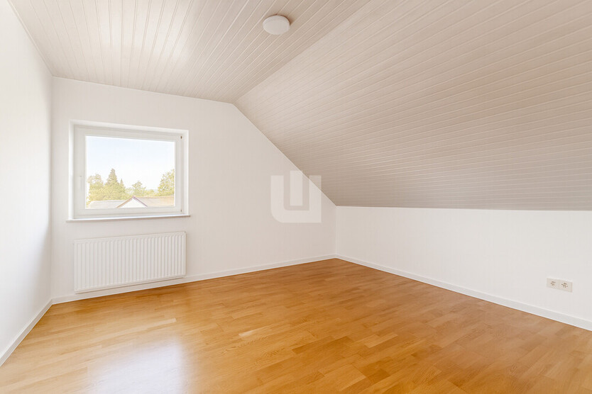 WINDISCH IMMOBILIEN - Gut geschnittene 2,5-Zimmer - Dachgeschosswohnung, zentral & ruhig gelegen! 3 zimmer