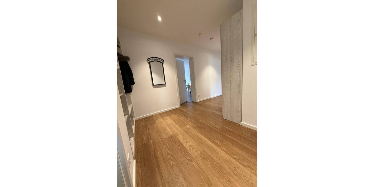 Etagenwohnung Ottobrunn - 6 Zimmer, 200 m&sup2;, 2.900&euro; | Angebot:26846684
