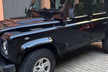 Land Rover Defender 238.300 km 25.900 &euro; München 80799