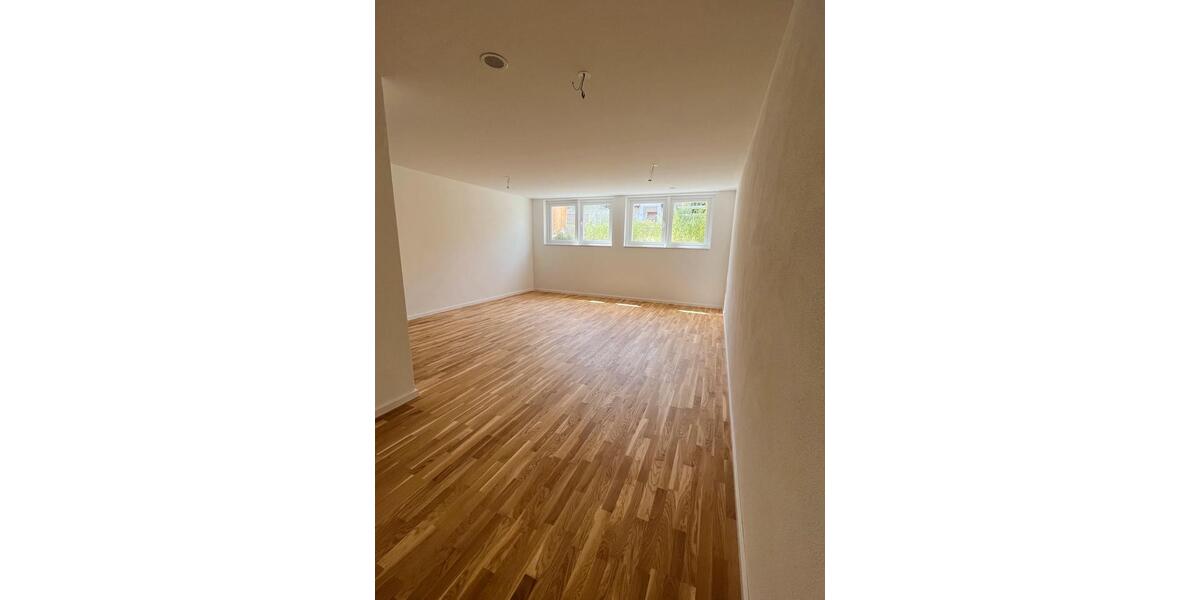 Etagenwohnung Gröbenzell - 5 Zimmer, 150 m&sup2;, 2.800&euro; | Angebot:25512572