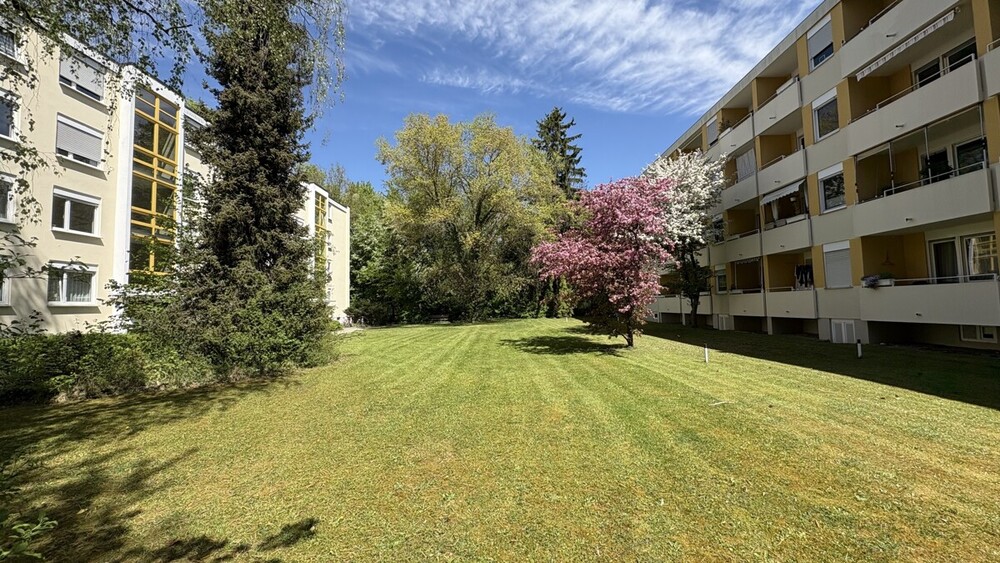***Attraktives MFH mit 12 Einheiten - bereits aufgeteilt - in gefragter Münchner Wohnlage*** - Mehrfamilienhaus, Wohnhaus München Bogenhausen | Angebot:26536240