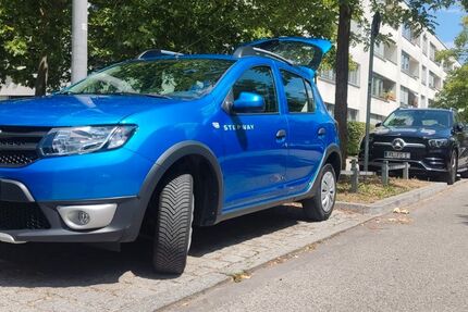 Dacia Sandero 118.000 km 3.550 &euro; München 80639
