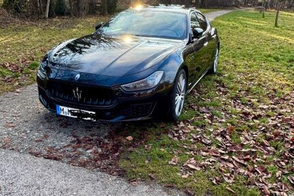 Maserati Ghibli 87.000 km 29.900 &euro; München 80993