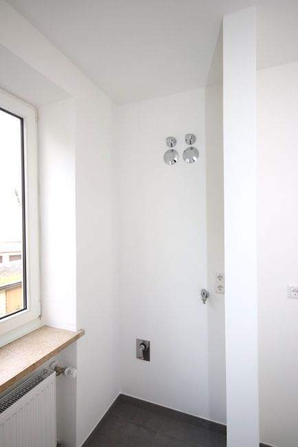 Sonnige, vollkommen neu renovierte 4-Zimmer Wohnung mit Südloggia in Neuhausen 4 zimmer