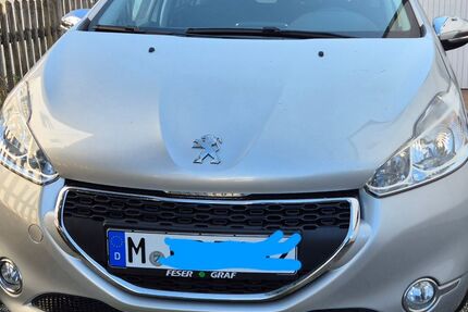Peugeot 208 98.000 km 5.950 &euro; München 80689