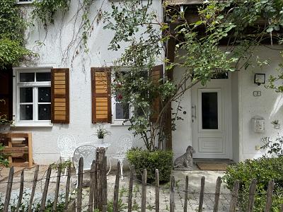 GESCHICHTE & CHARAKTER IN IDYLLISCHER LAGE - Erdgeschoßwohnung Gauting | Angebot:27102494