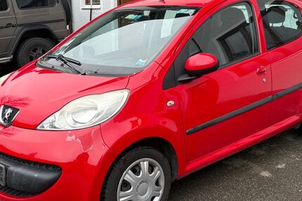 Peugeot 107 114.000 km 1.290 &euro; München 81479