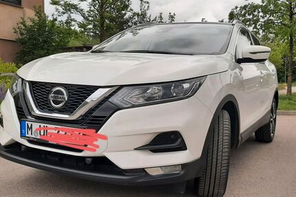 Nissan Qashqai 63.700 km 18.280 &euro; München 81829