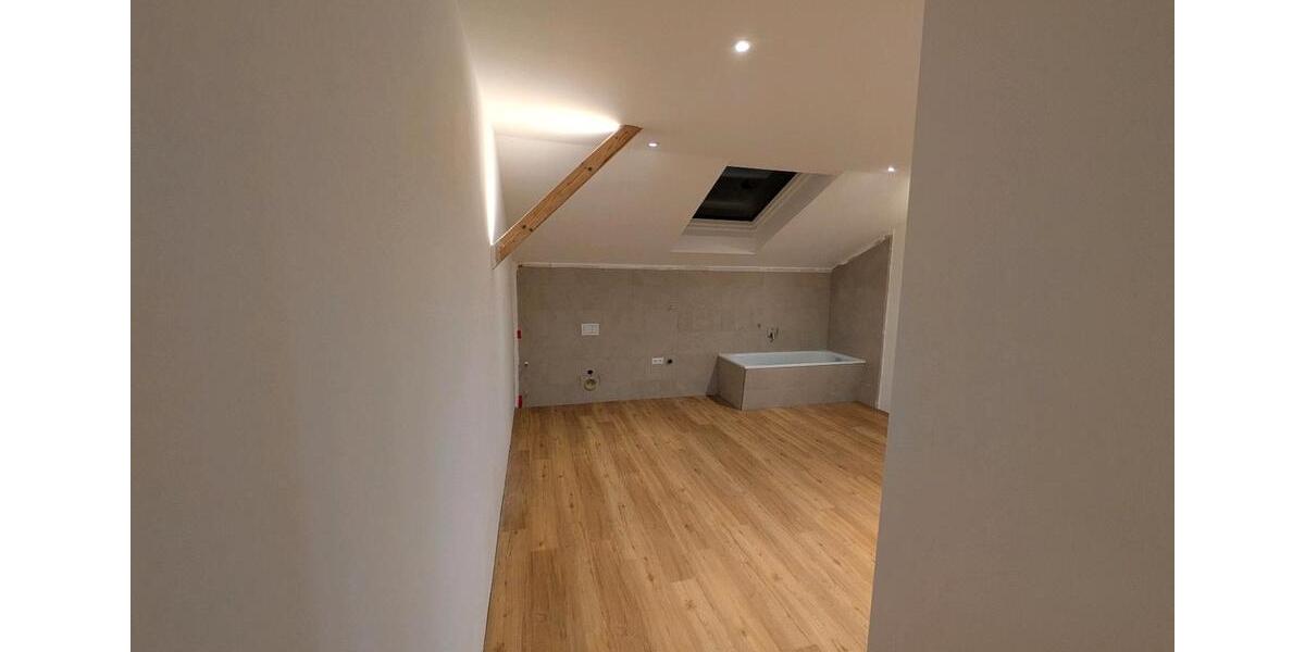 Dachgeschoßwohnung Holzkirchen - 2 Zimmer, 63 m&sup2;, 1.298&euro; | Angebot:25379773