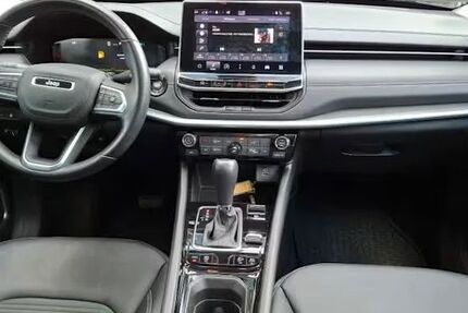 Jeep Compass 97.500 km 18.300 &euro; München 81369