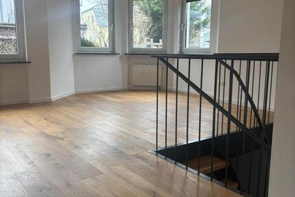 Wohnung München Aubing-Lochhausen-Langwied - 5 Zimmer, 160 m&sup2;, 2.900&euro; | Angebot:25102130