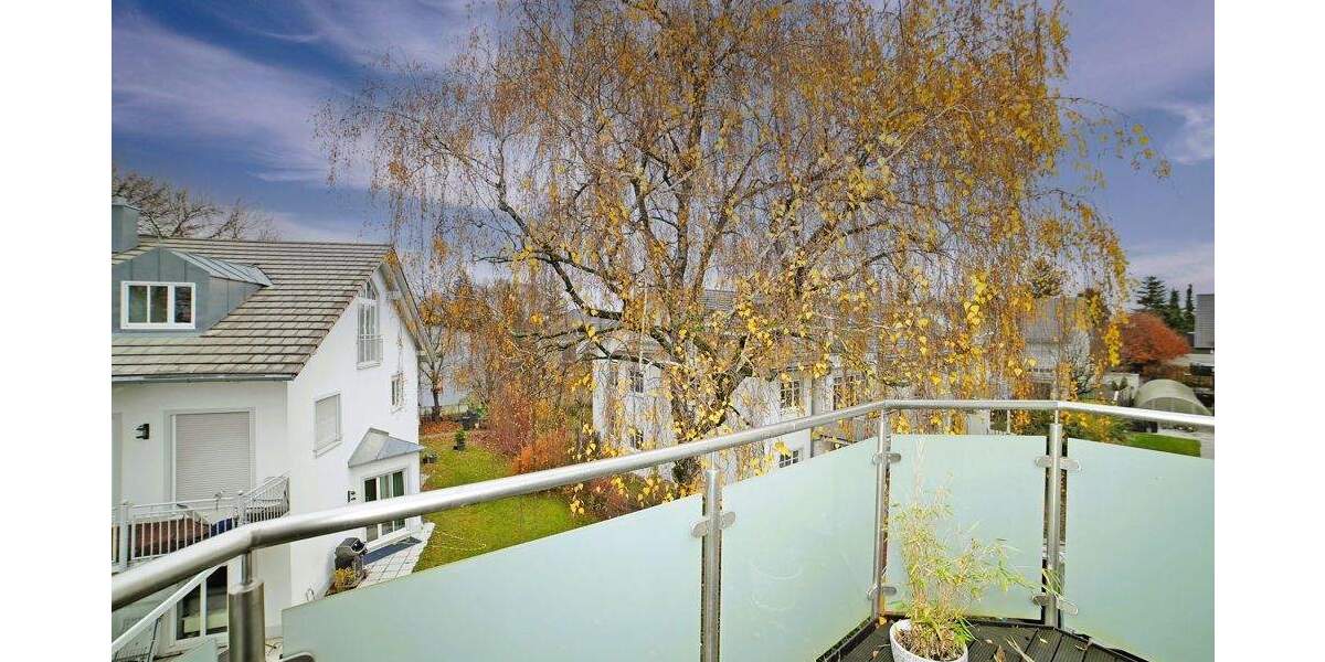 XXL Vierzimmer Dachgeschosswohnung in MünchenTrudering mit TG-Stellplatz 4 zimmer