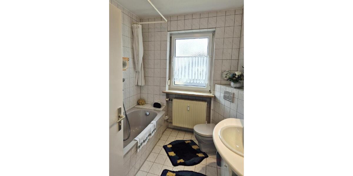 Etagenwohnung Gröbenzell - 3 Zimmer, 100 m&sup2;, 1.350&euro; | Angebot:25752510